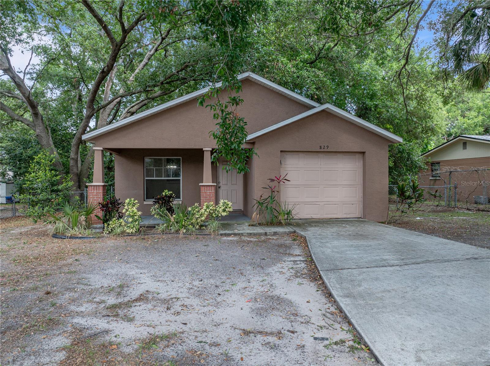 Image 5 of 52 For 829 Lake Avenue