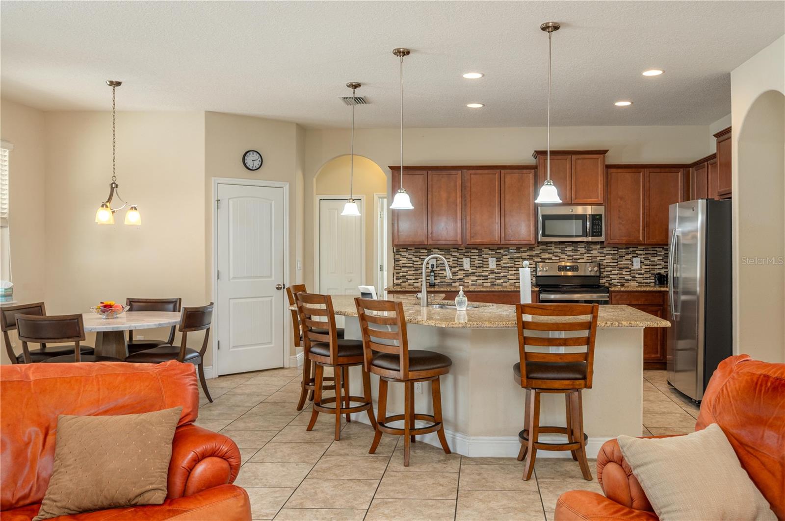 Listing photo id 10 for 1051 Lena Run Court