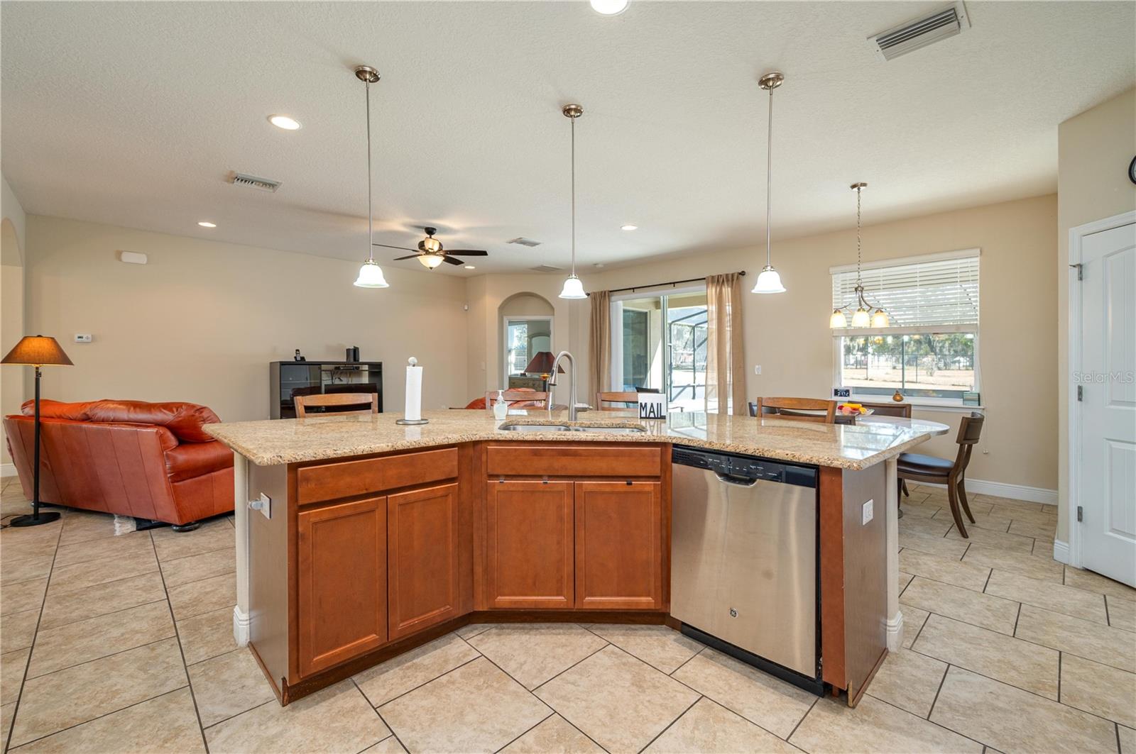 Listing photo id 14 for 1051 Lena Run Court