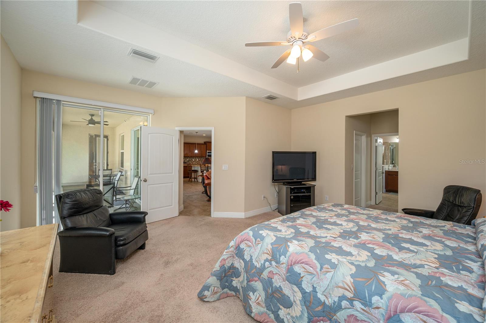 Listing photo id 17 for 1051 Lena Run Court