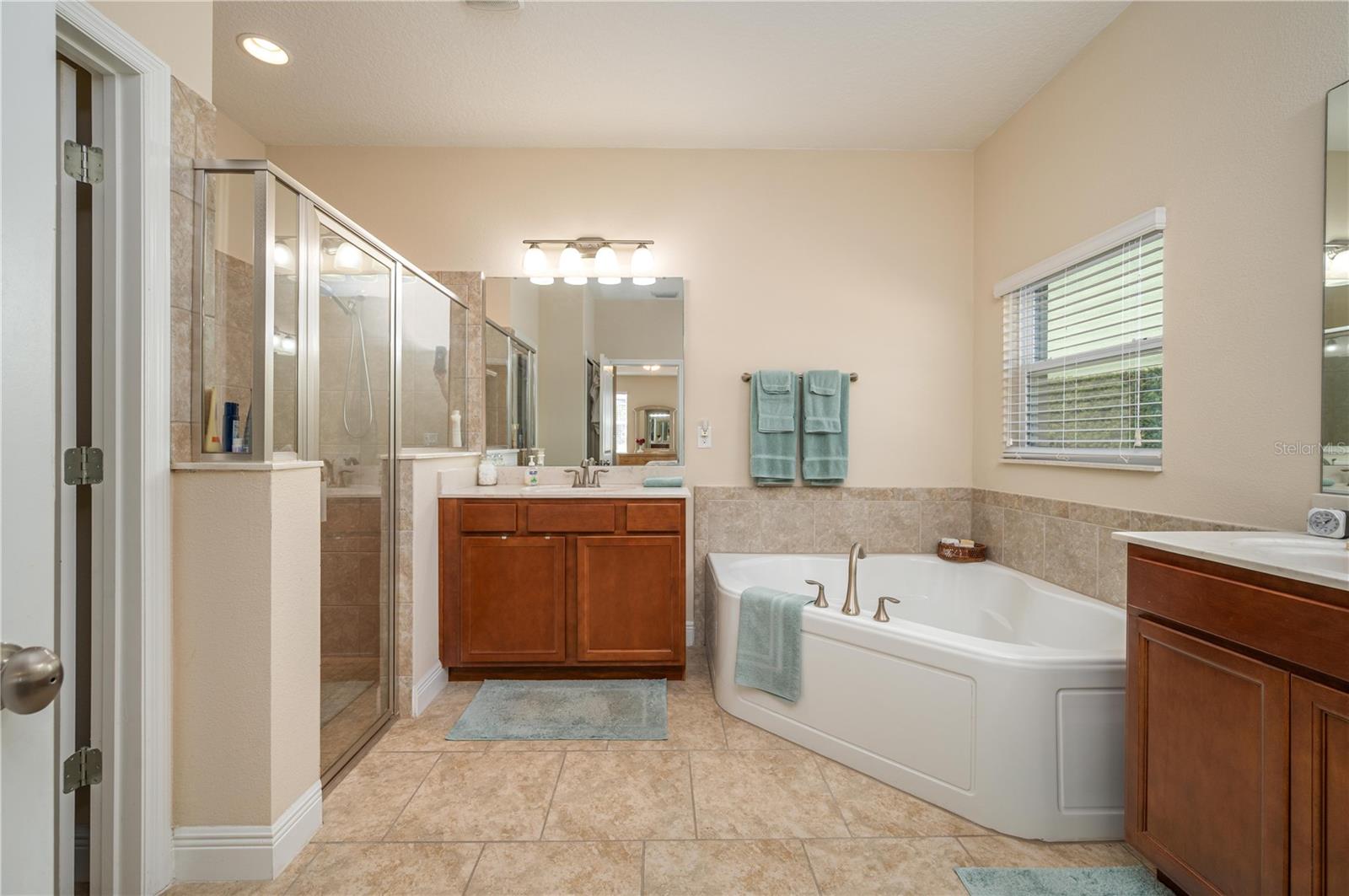 Listing photo id 19 for 1051 Lena Run Court