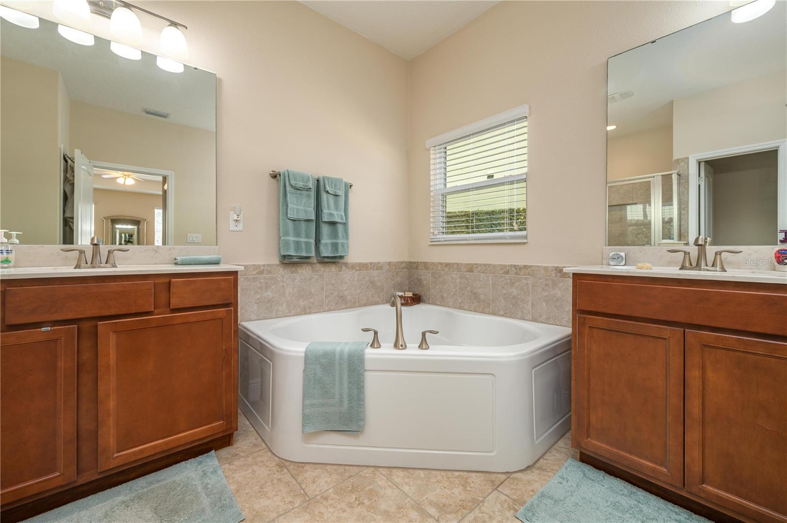 Listing photo id 22 for 1051 Lena Run Court