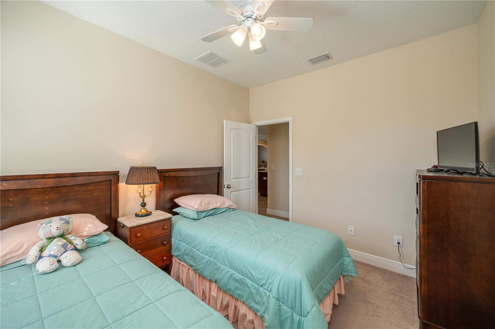 Listing photo id 24 for 1051 Lena Run Court