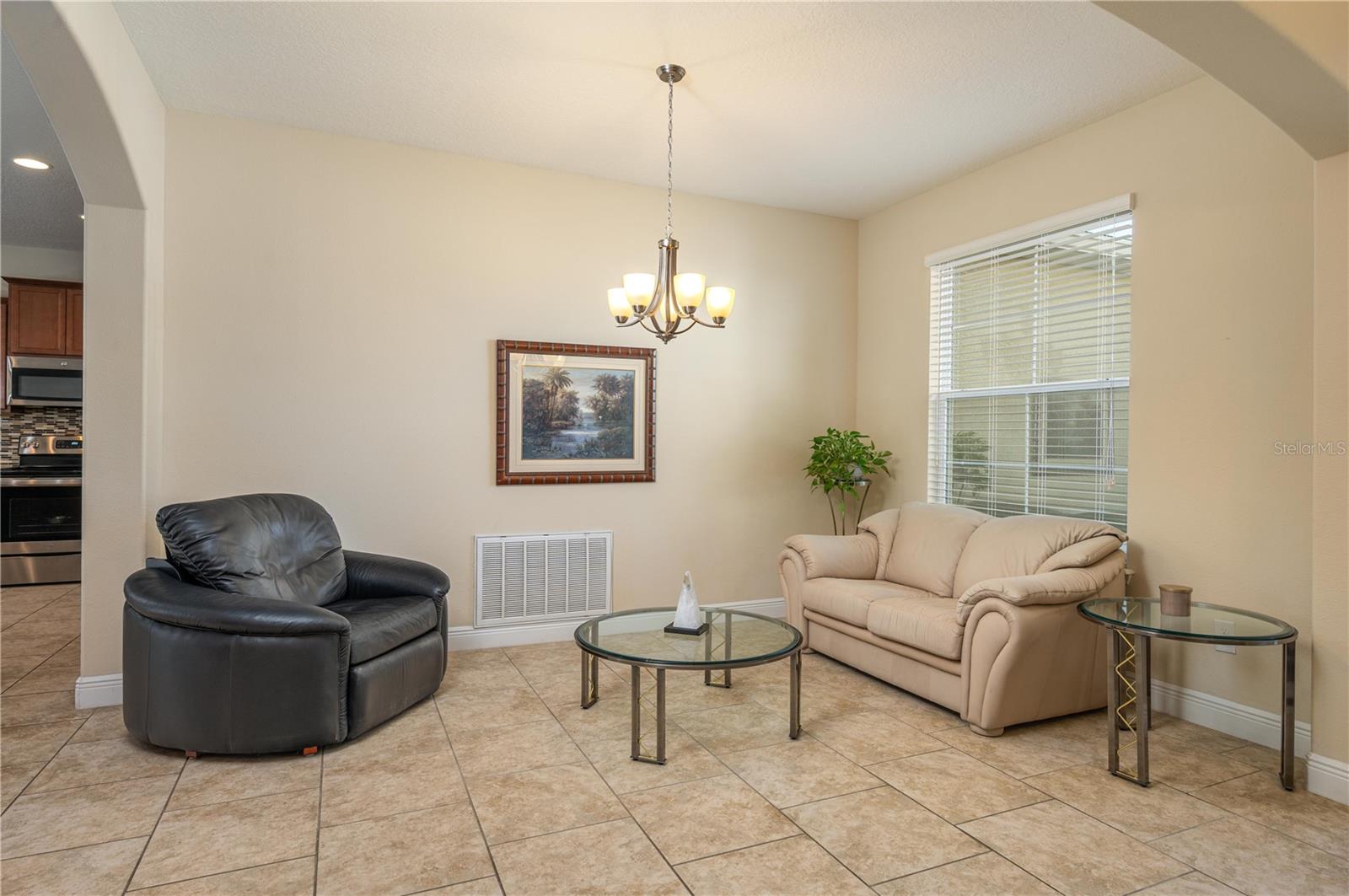 Listing photo id 4 for 1051 Lena Run Court