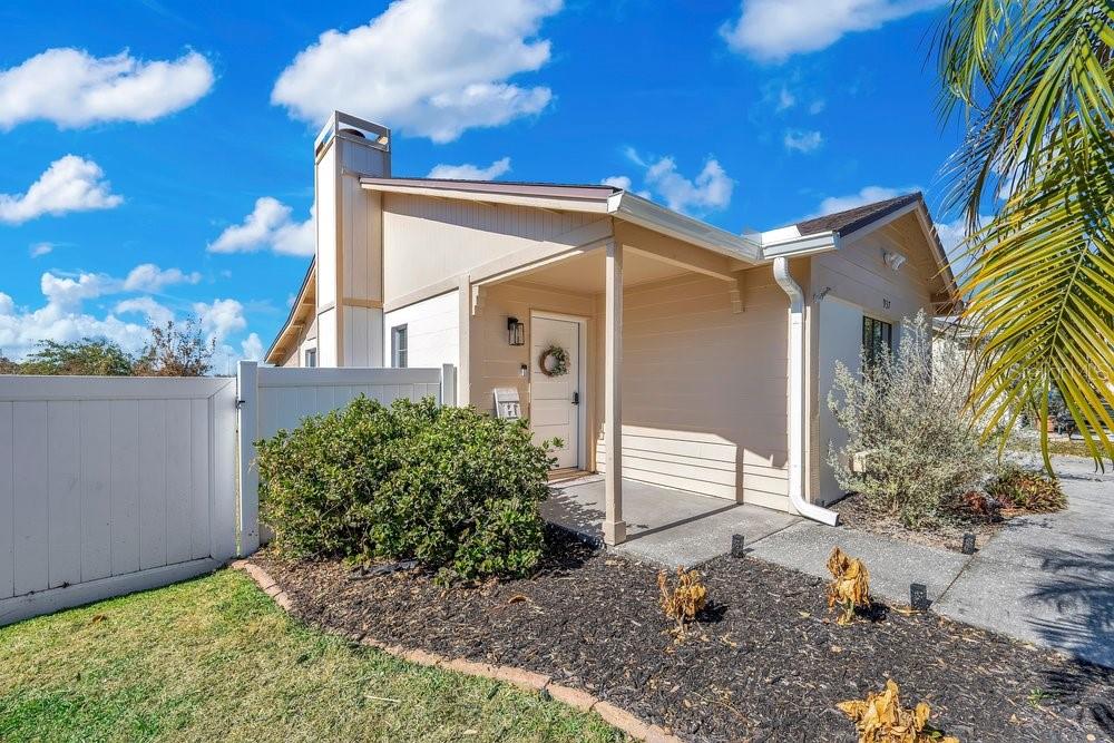 Image 5 of 39 For 937 Buttercup Drive