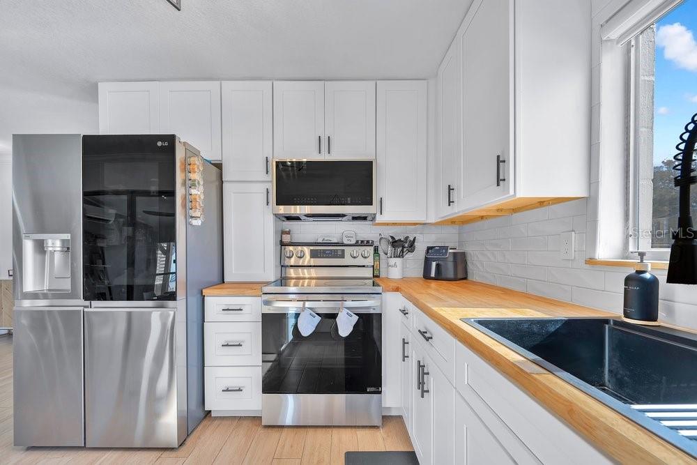 Image 9 of 39 For 937 Buttercup Drive