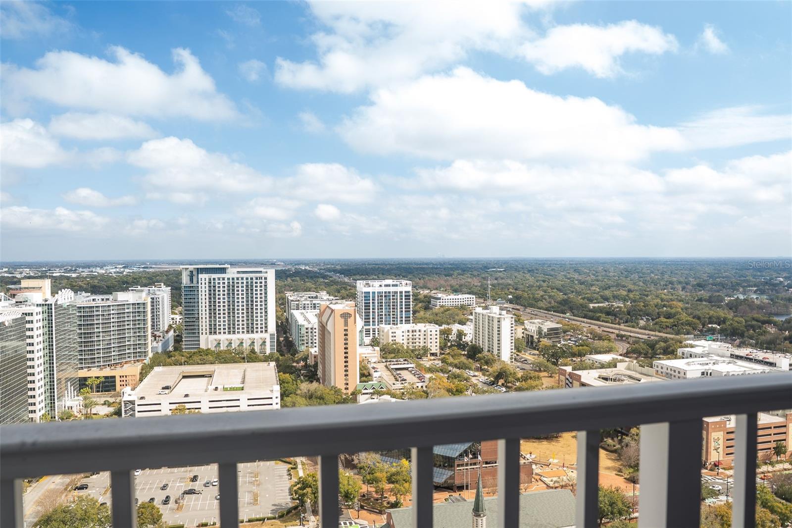 Image 12 of 33 For 155 Court Avenue 2503