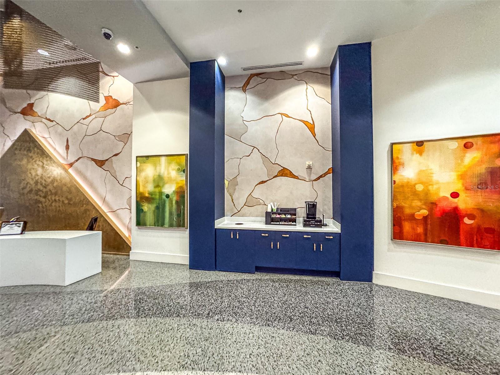 Image 14 of 33 For 155 Court Avenue 2503