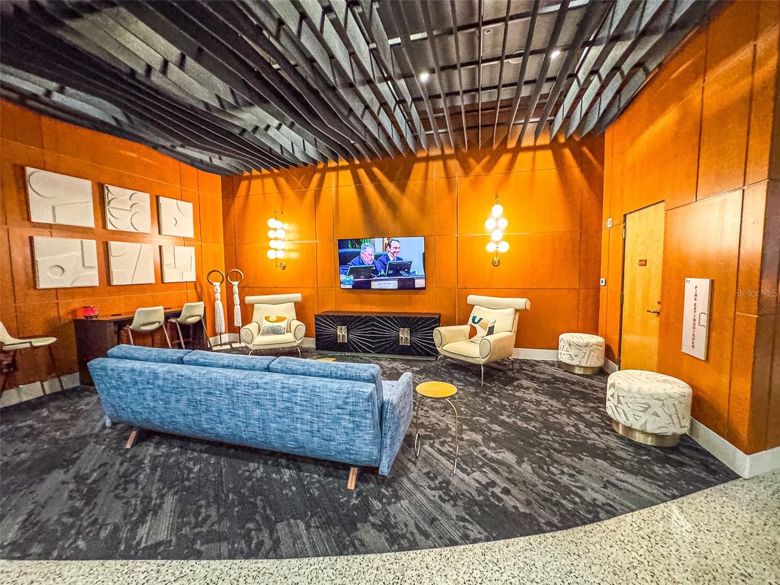 Image 15 of 33 For 155 Court Avenue 2503