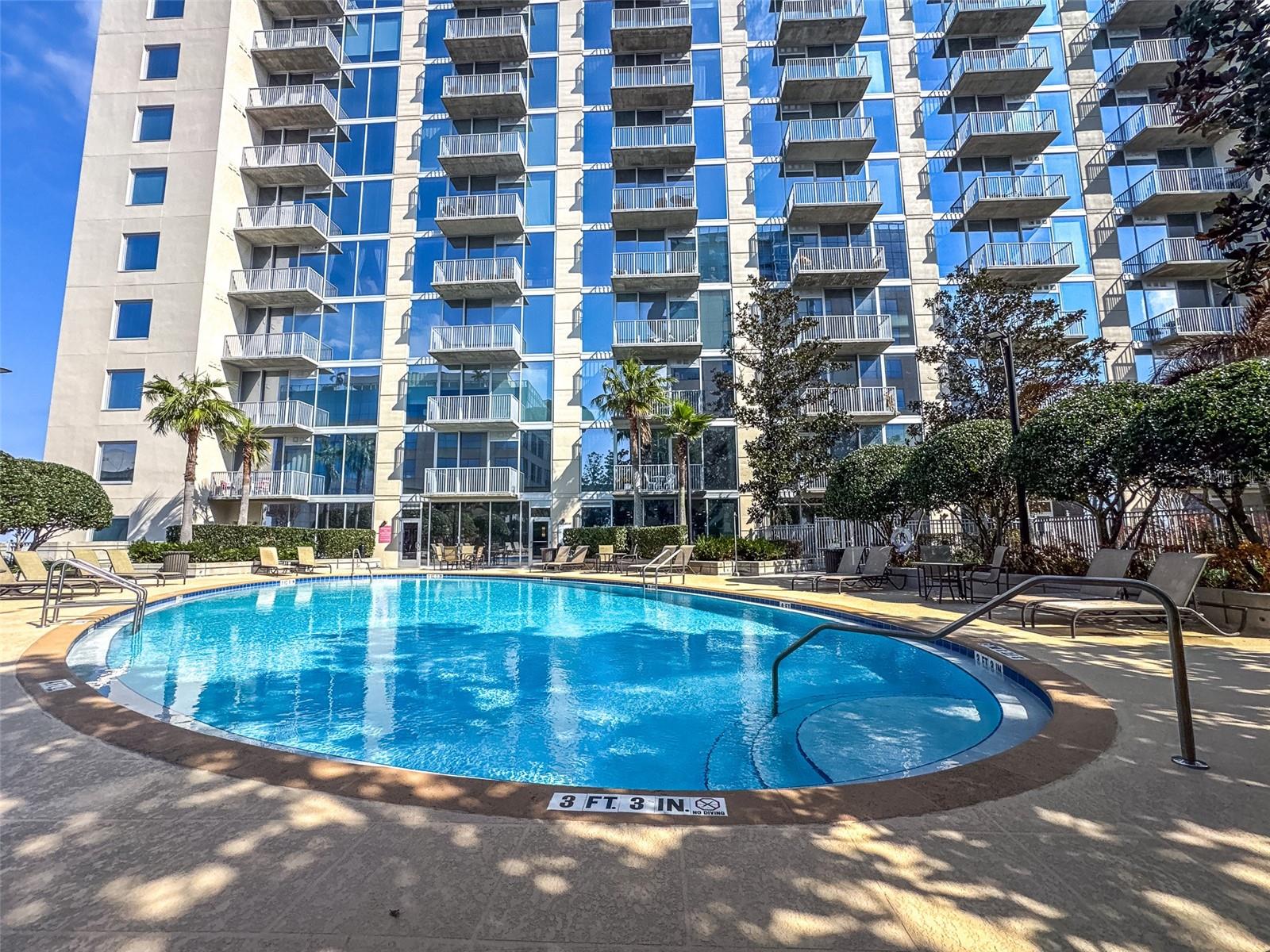 Image 21 of 33 For 155 Court Avenue 2503