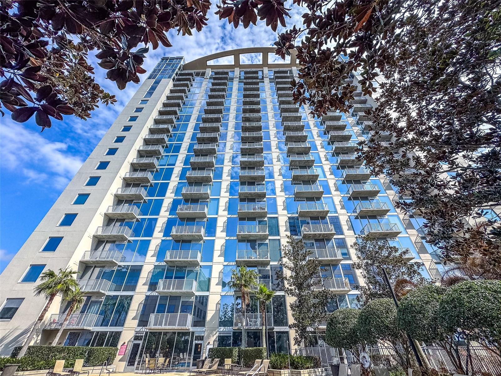 Image 22 of 33 For 155 Court Avenue 2503