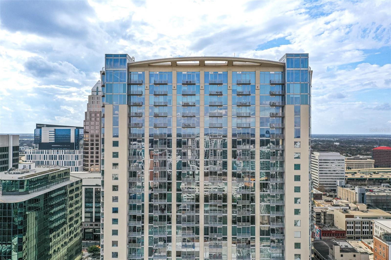 Image 24 of 33 For 155 Court Avenue 2503