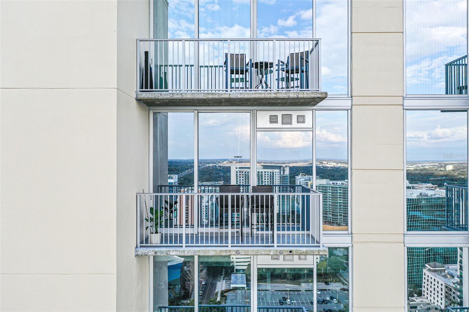 Image 29 of 33 For 155 Court Avenue 2503