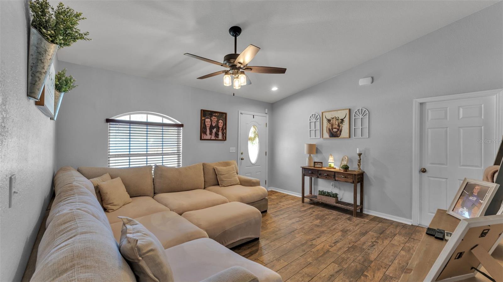 Image 15 of 45 For 2908 Blackwater Oaks Drive