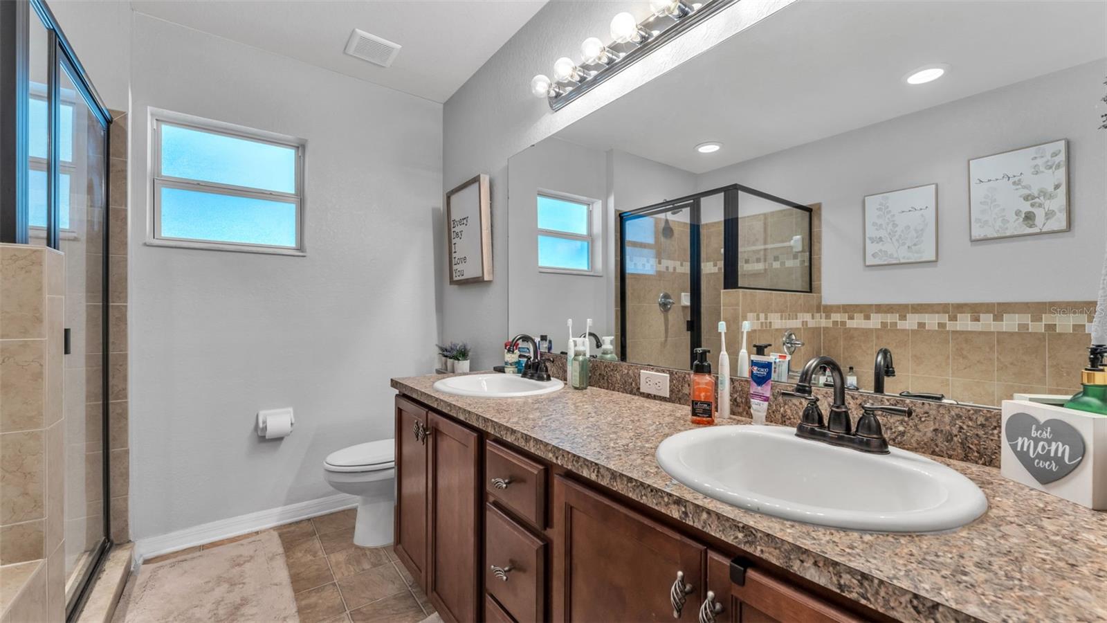 Image 29 of 45 For 2908 Blackwater Oaks Drive