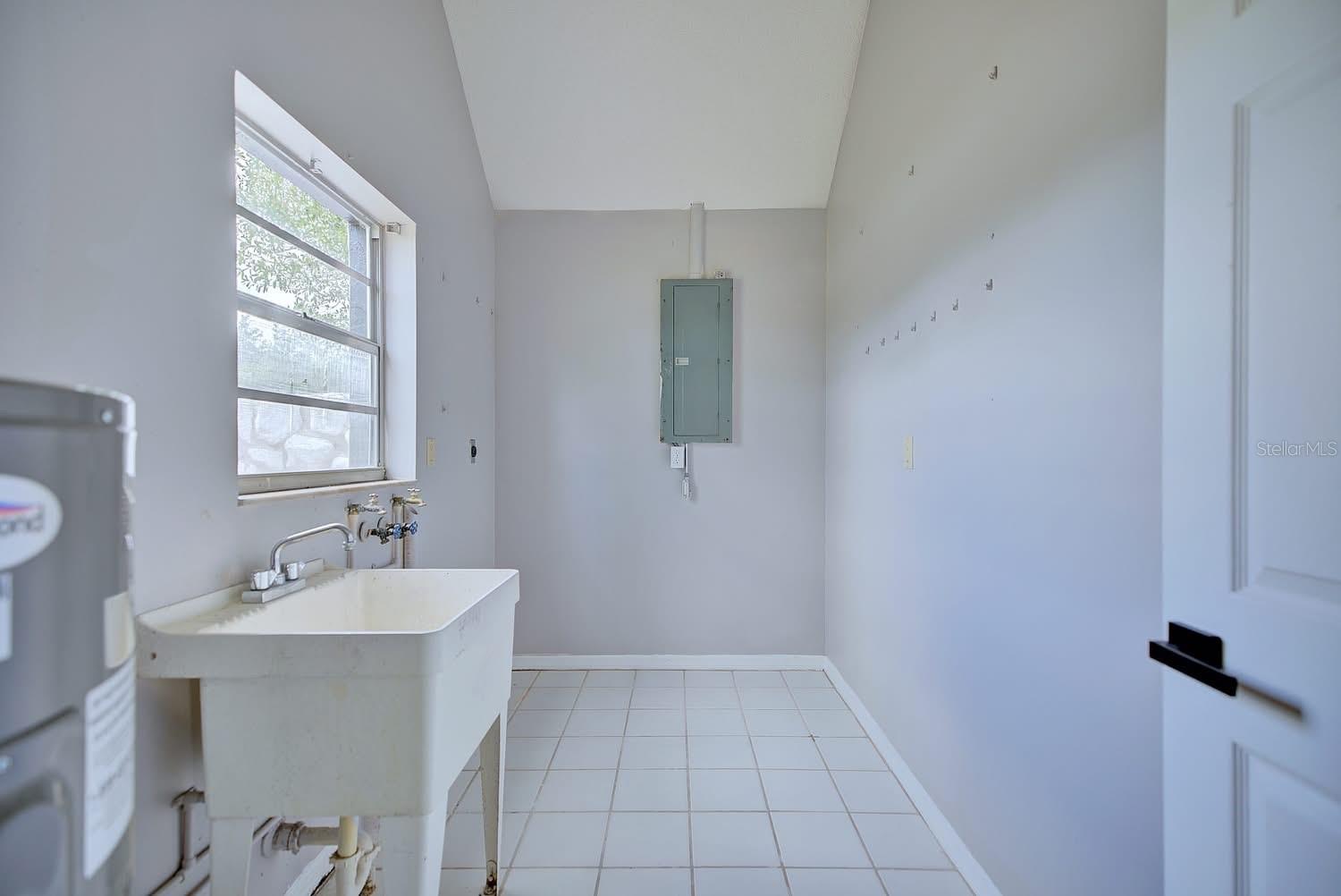 Image 16 of 18 For 2551 Avon Boulevard