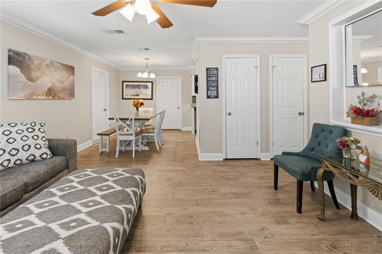 Image 10 of 27 For 606 Holt Circle