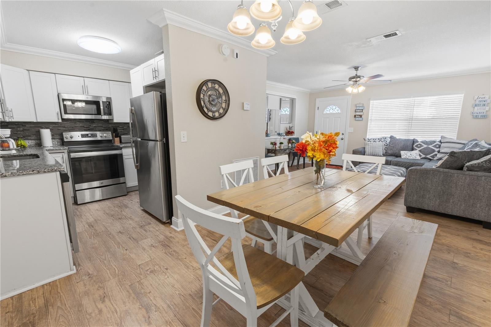 Image 12 of 27 For 606 Holt Circle