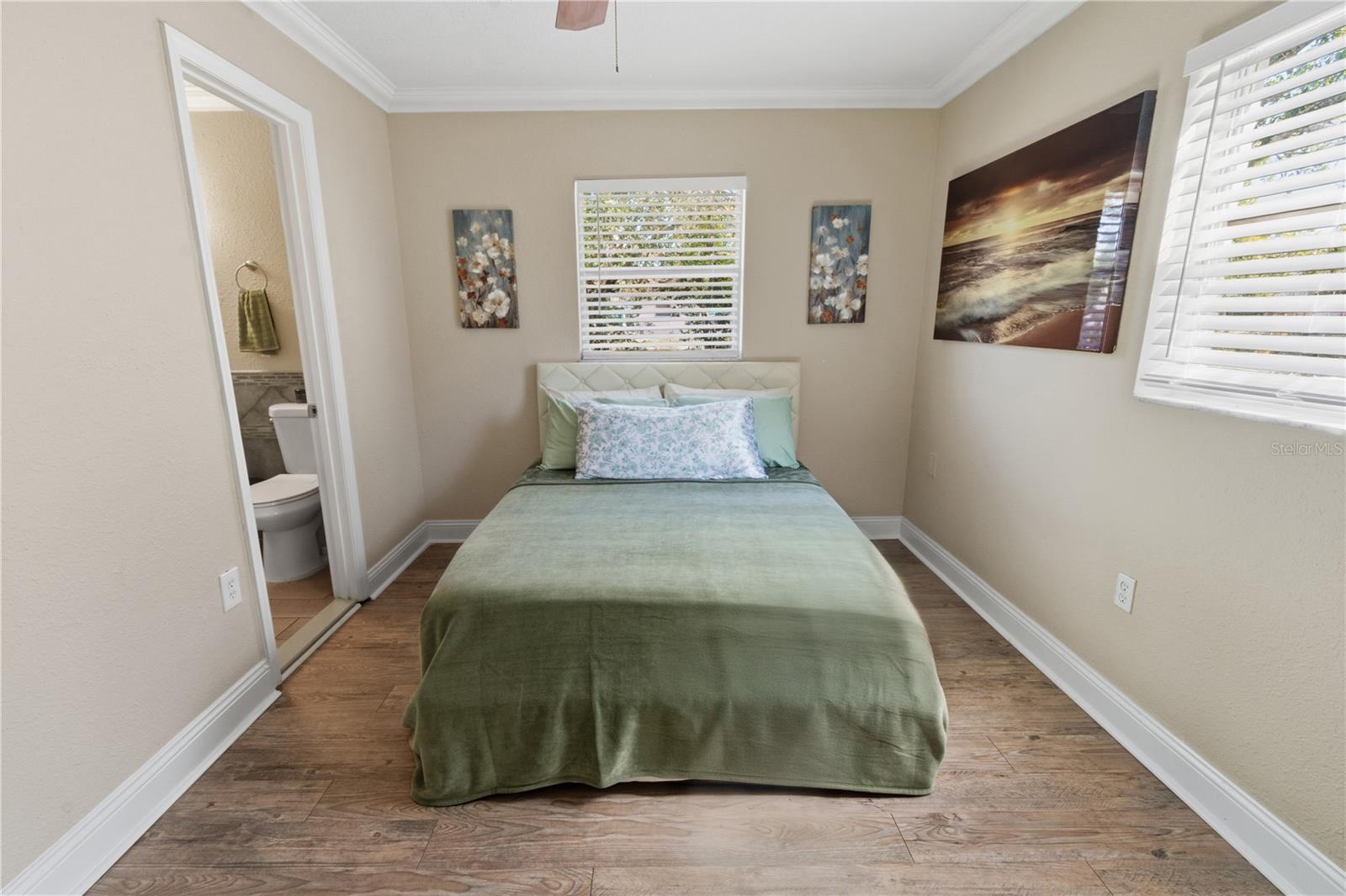 Image 24 of 27 For 606 Holt Circle