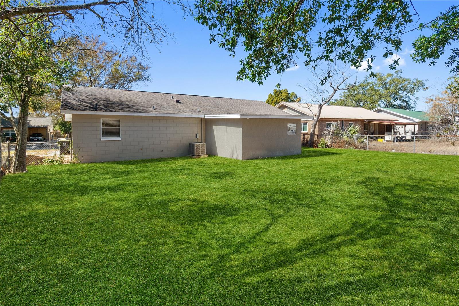 Image 6 of 27 For 606 Holt Circle