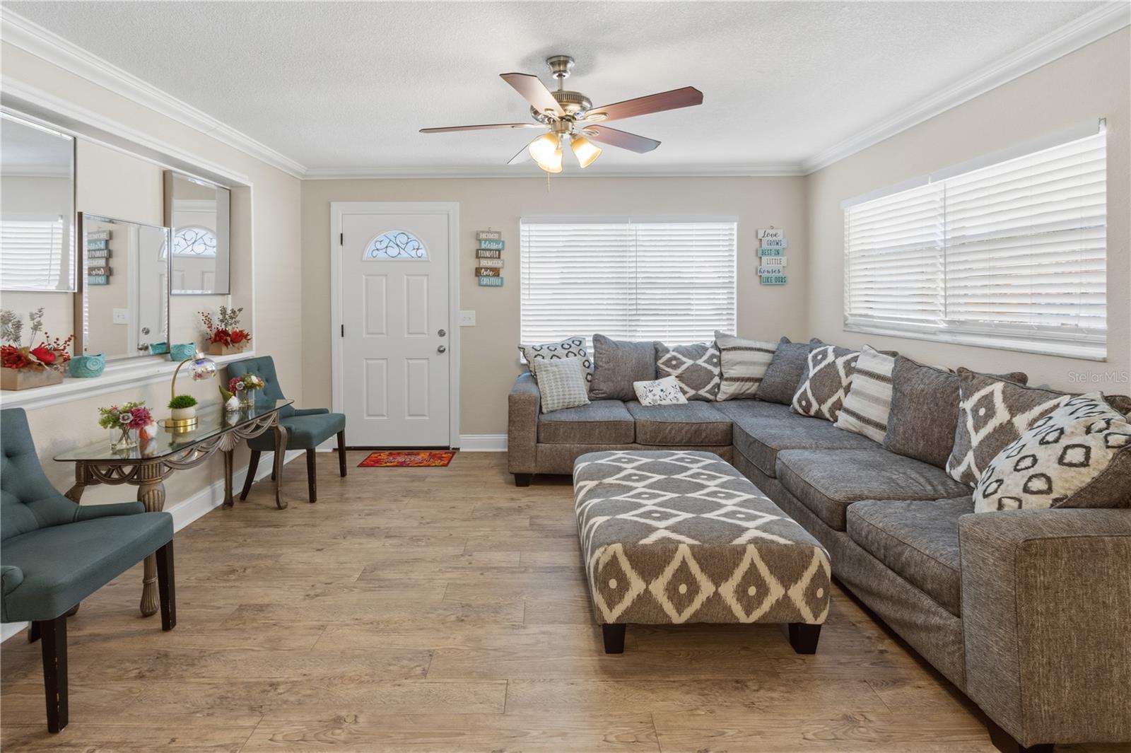 Image 8 of 27 For 606 Holt Circle