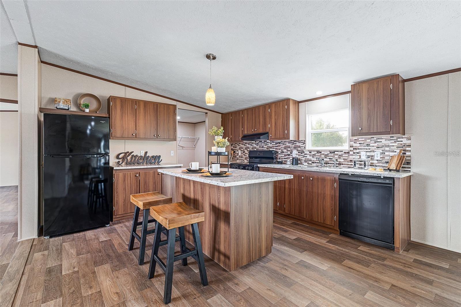 Image 12 of 35 For 8150 Cherokee Road