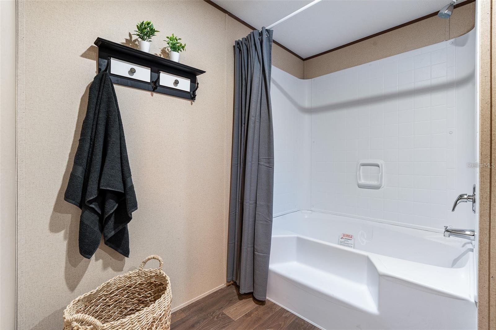 Image 21 of 35 For 8150 Cherokee Road