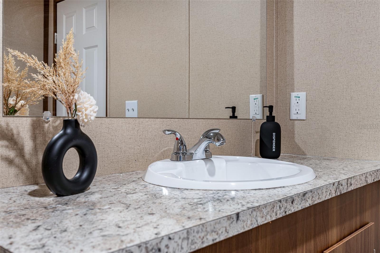 Image 25 of 35 For 8150 Cherokee Road