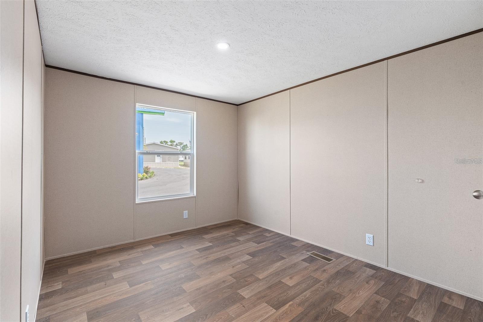 Image 27 of 35 For 8150 Cherokee Road