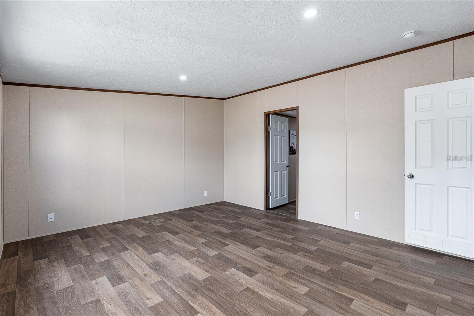 Image 29 of 35 For 8150 Cherokee Road