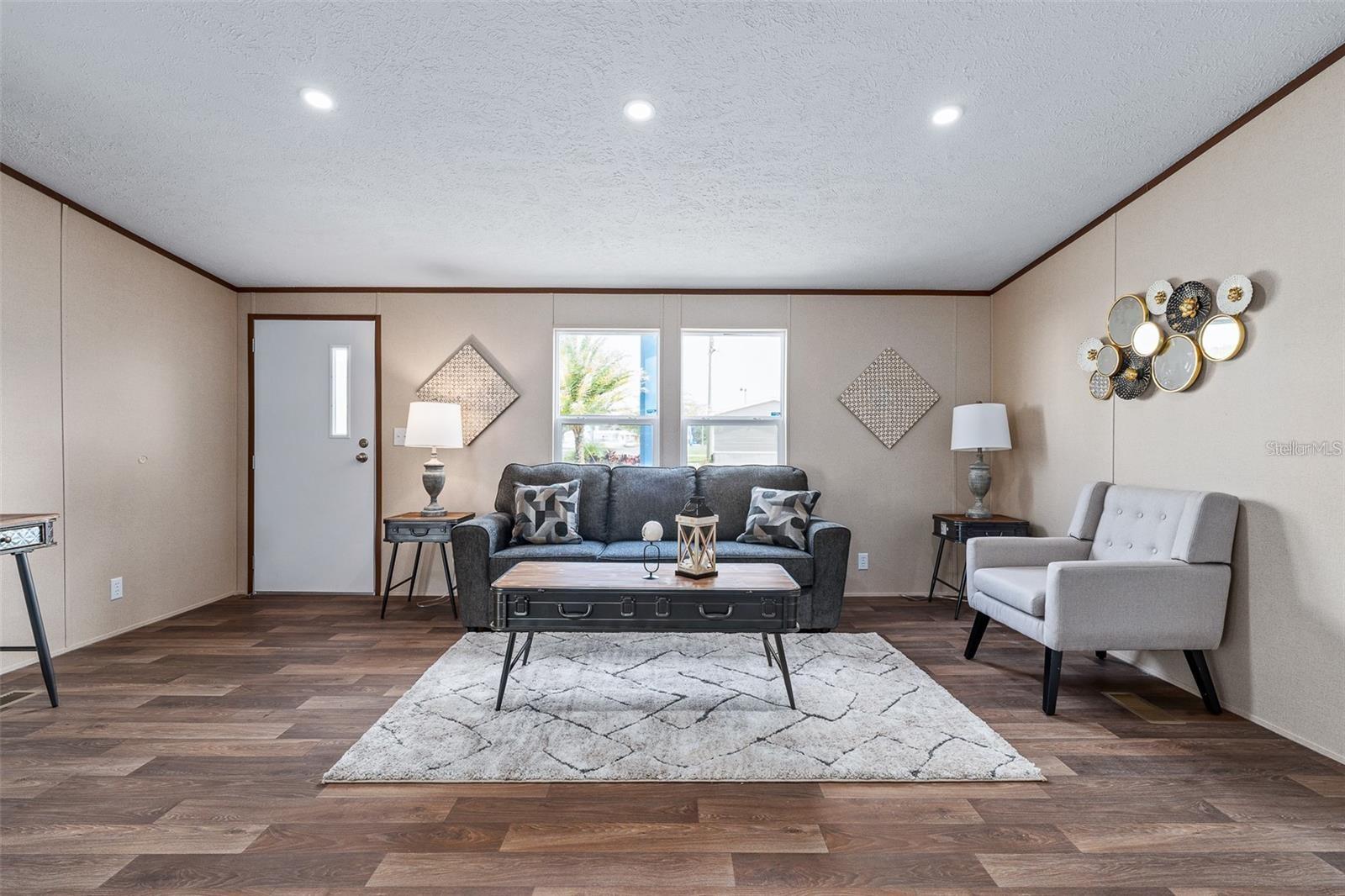 Image 4 of 35 For 8150 Cherokee Road