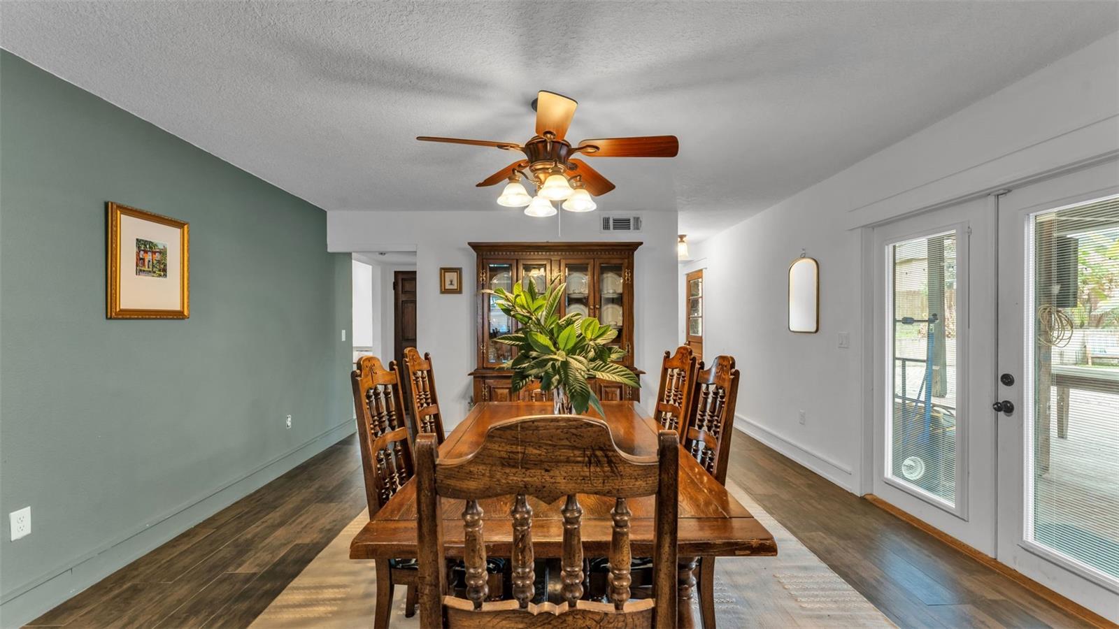 Image 43 of 61 For 4623 Kings Point Court