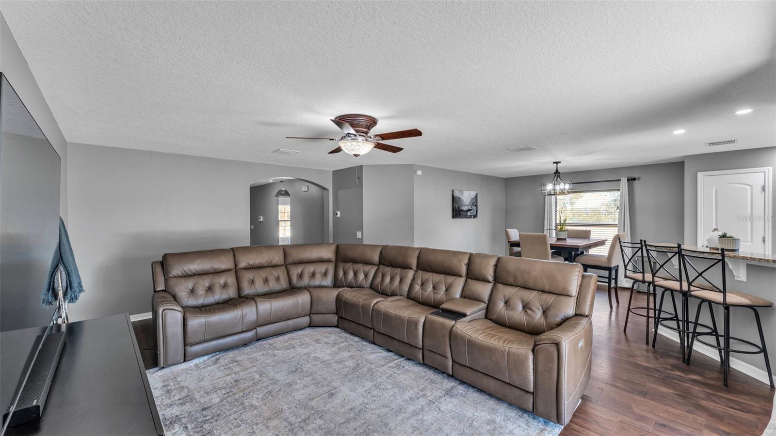 Image 3 of 26 For 2369 Isabella Court