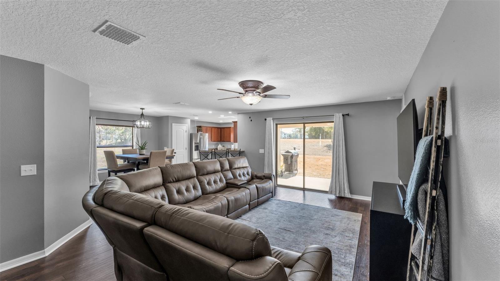 Image 5 of 26 For 2369 Isabella Court