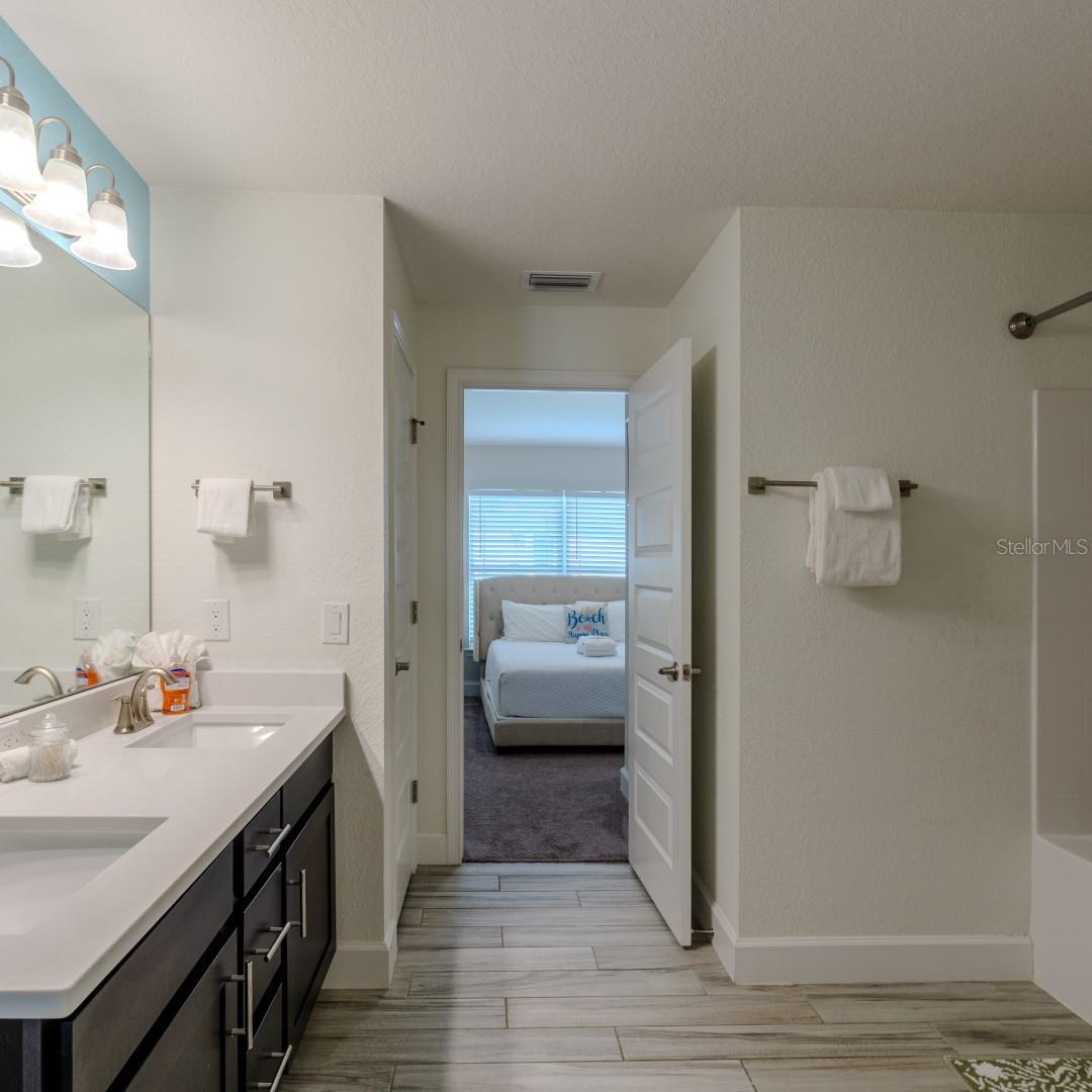 Image 22 of 37 For 4638 Clarke Street