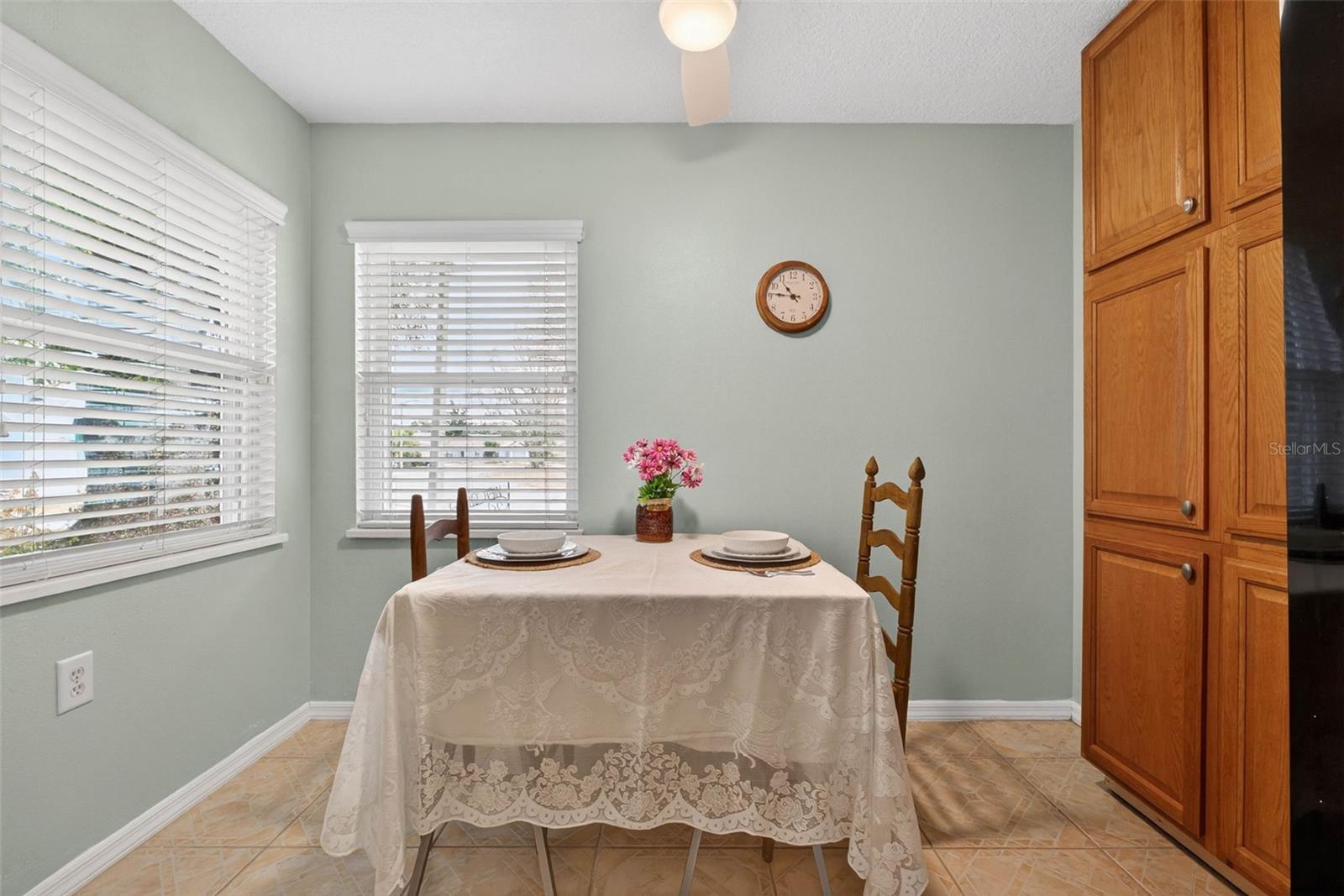 Image 11 of 37 For 570 Eagle Run