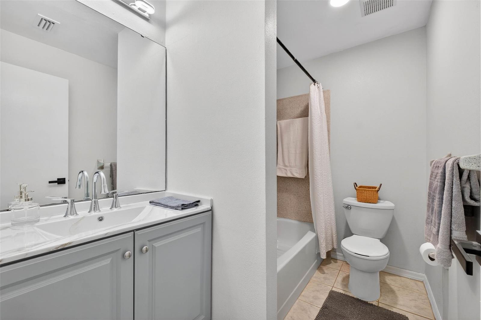 Image 18 of 37 For 570 Eagle Run