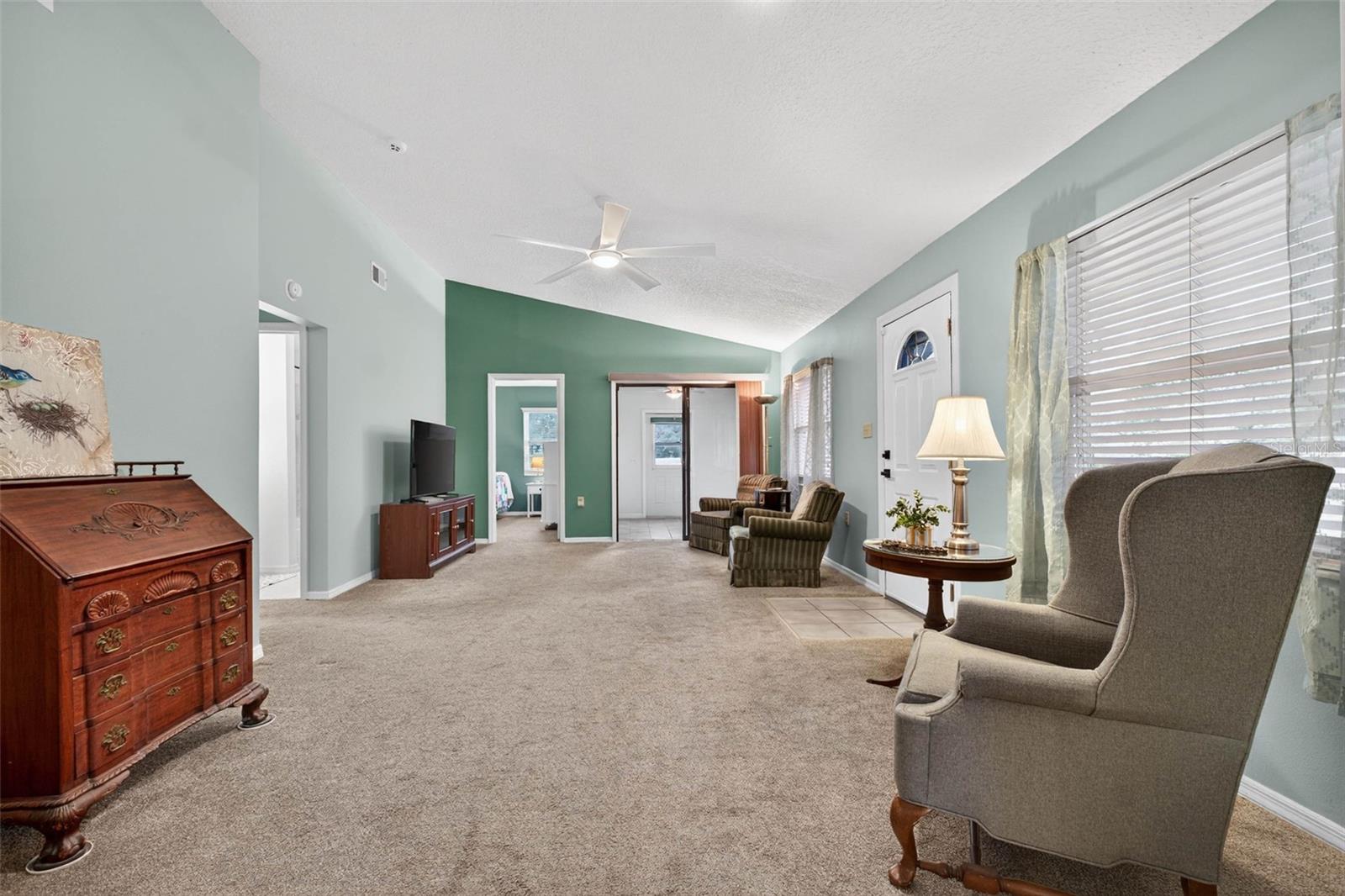 Image 5 of 37 For 570 Eagle Run