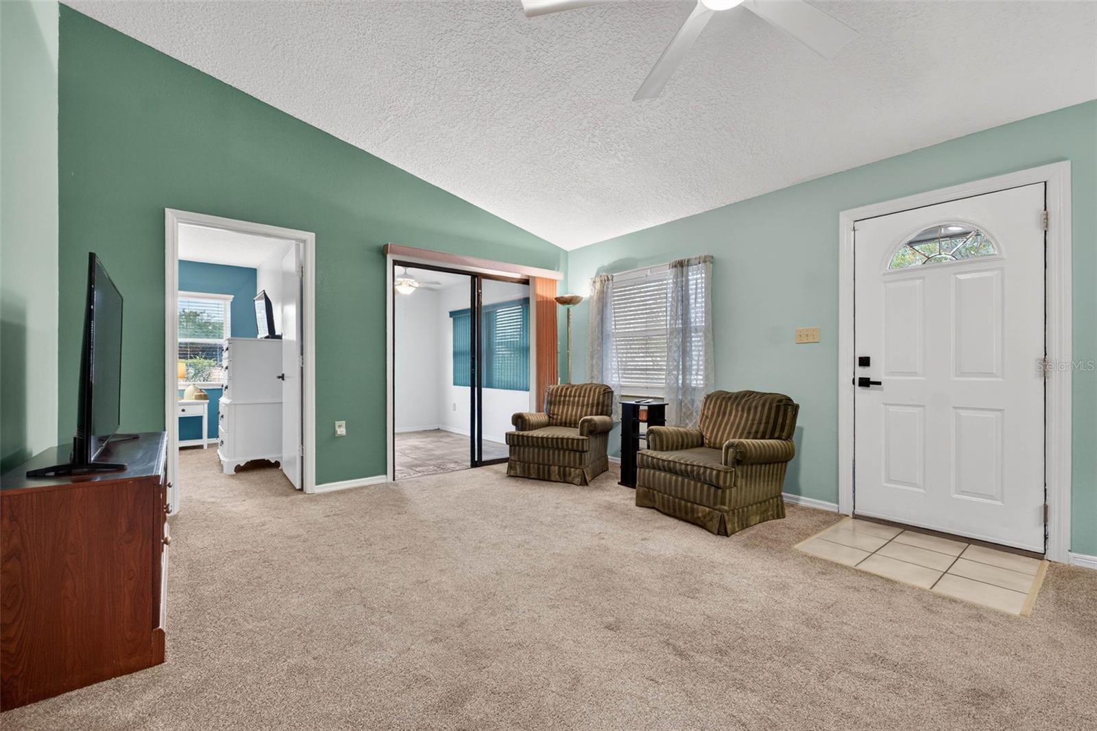 Image 6 of 37 For 570 Eagle Run