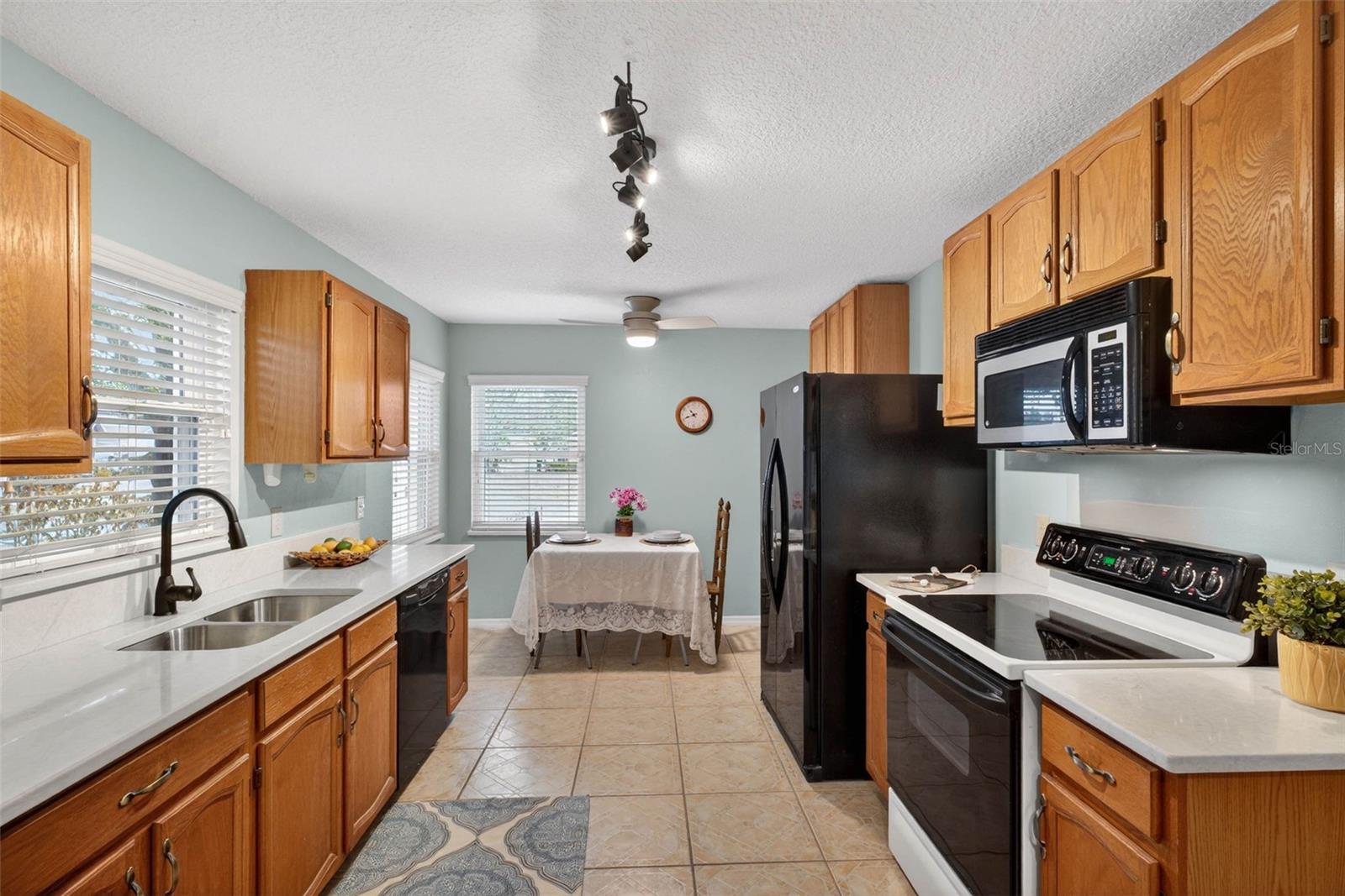 Image 9 of 37 For 570 Eagle Run