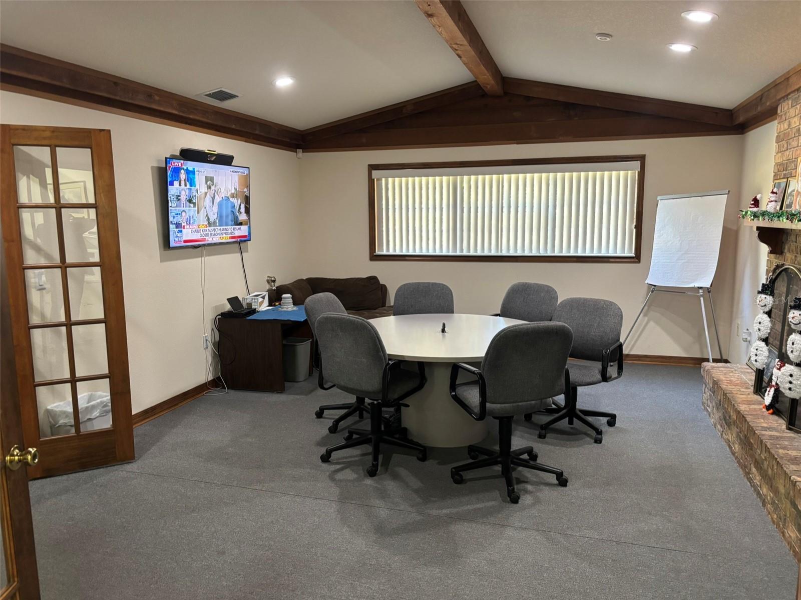 Listing photo id 9 for 4040 Waring Road