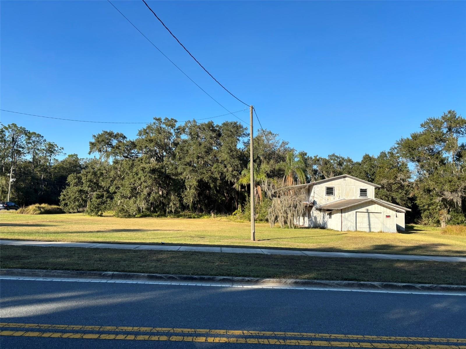 Listing photo id 10 for 4040 Waring Road