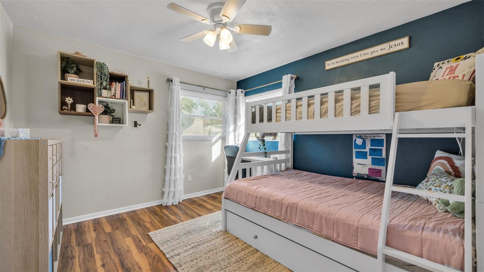 Listing photo id 13 for 2033 58th Lane N