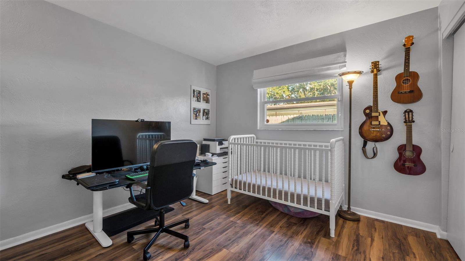 Listing photo id 14 for 2033 58th Lane N