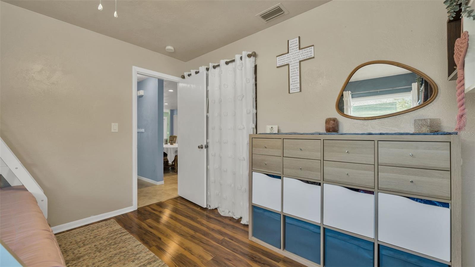 Listing photo id 15 for 2033 58th Lane N