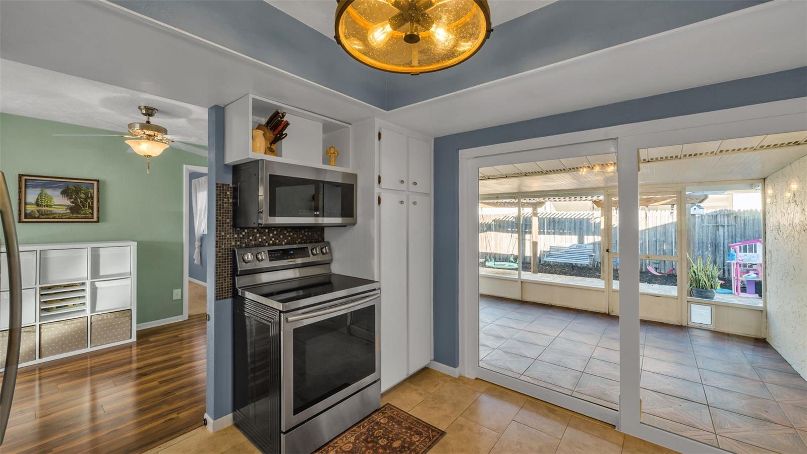 Listing photo id 26 for 2033 58th Lane N