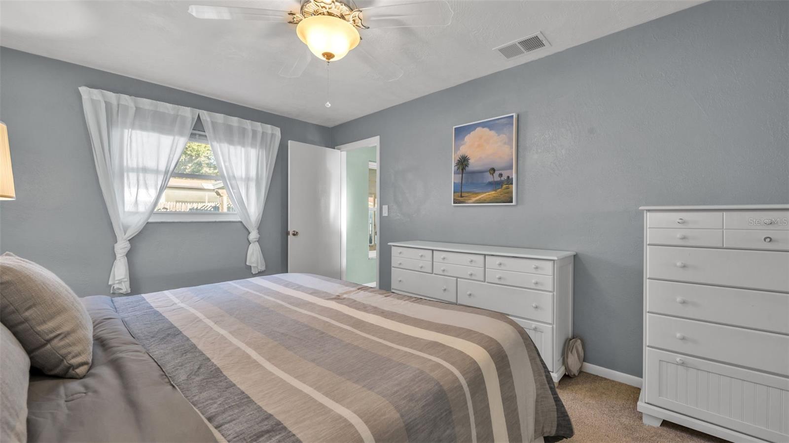 Listing photo id 31 for 2033 58th Lane N