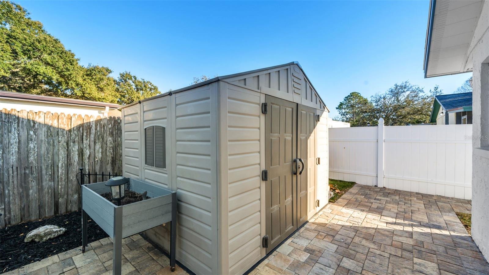 Listing photo id 38 for 2033 58th Lane N