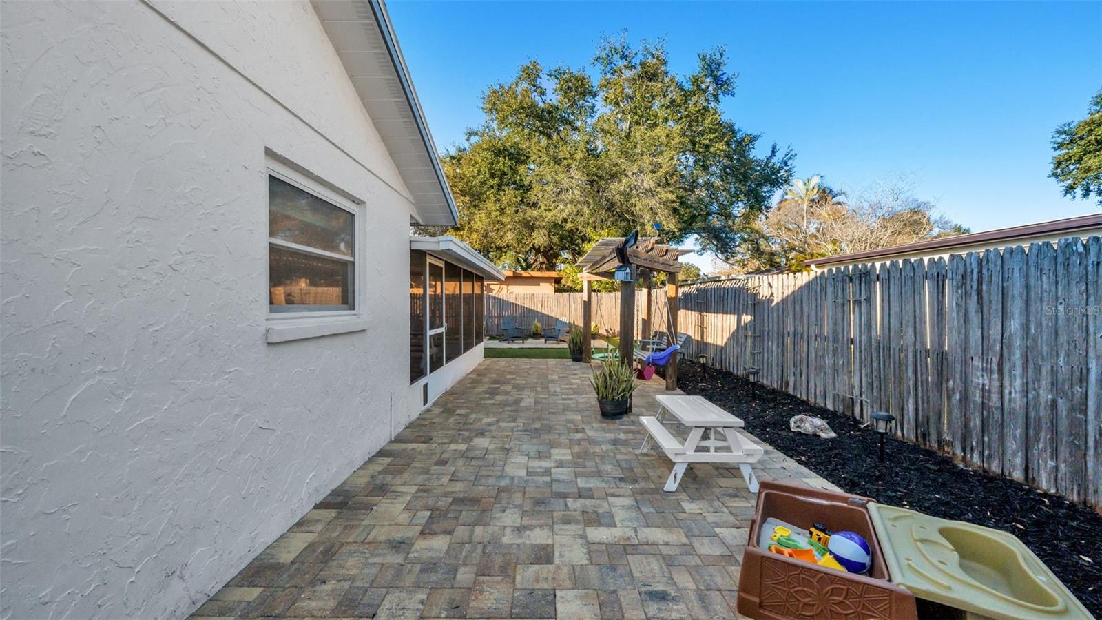 Listing photo id 39 for 2033 58th Lane N