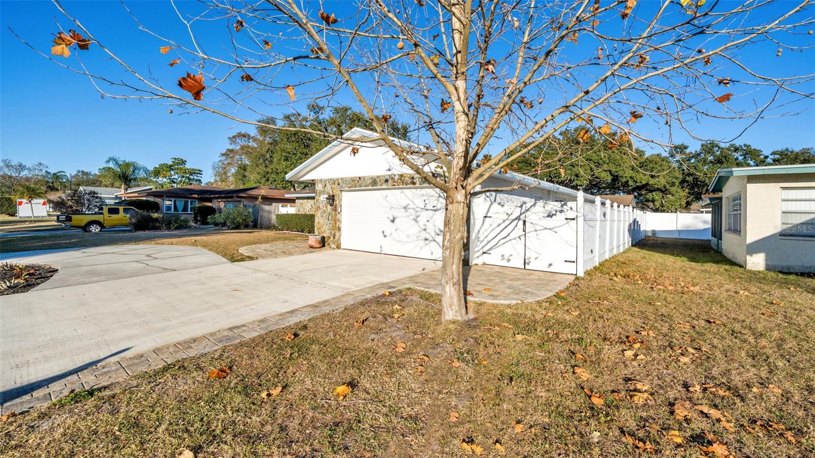 Listing photo id 46 for 2033 58th Lane N